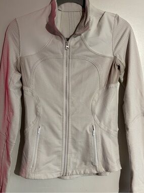 lululemon athletica Women’s White Athletic Jacket. Size 4